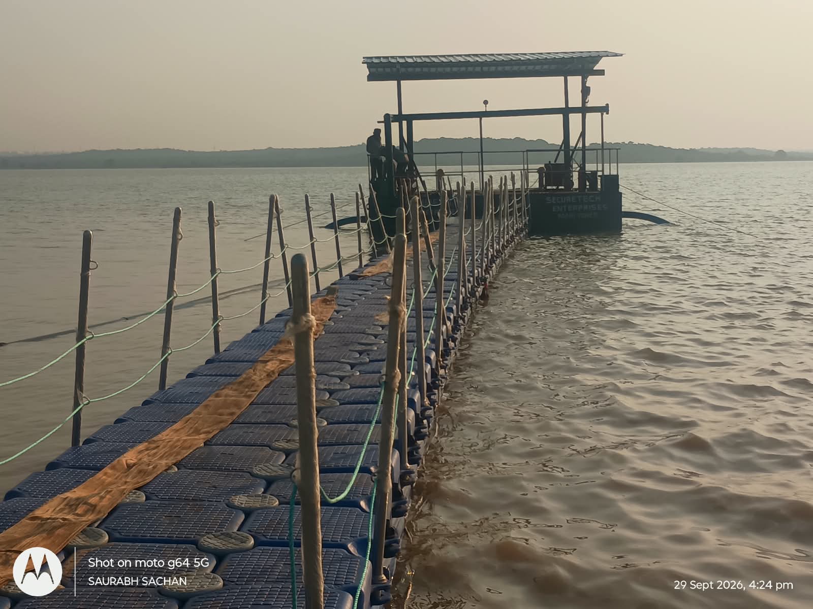 Pontoon